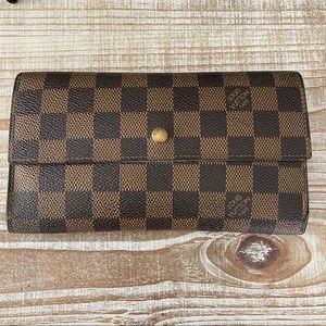 ❌SOLD❌ Louis Vuitton Damier Wallet ⚡️Authentic ⚡️